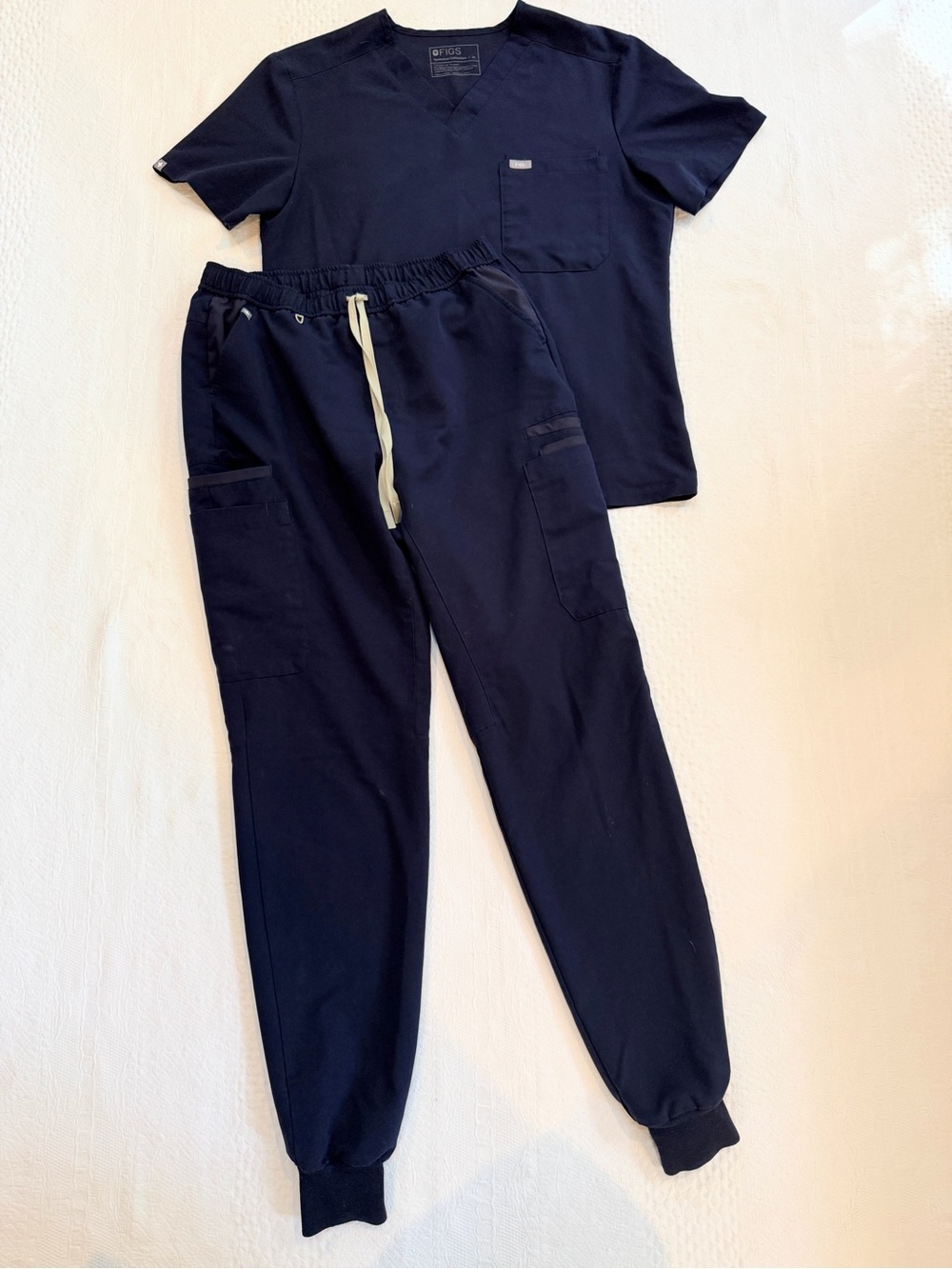 FIGS Navy Scrub Set Men’s Medium Leon Top Tansen Jogger Pants - Picture 2 of 9